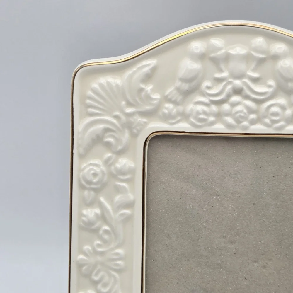 Vintage 80s Philip Whitney 5‎ x 3 1/2 Porcelain Frame With 22 Karat Gold Accents